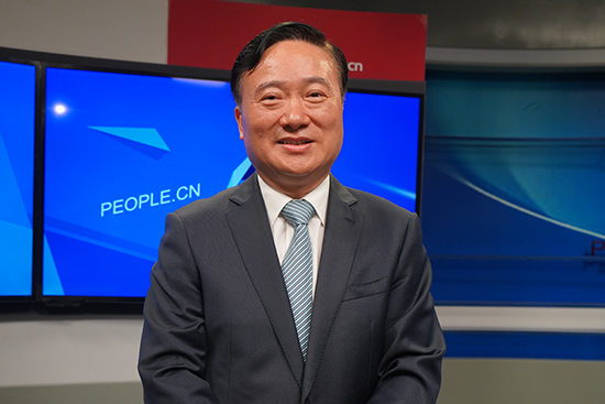 中國(guó)五礦集團(tuán)有限公司黨組書記、董事長(zhǎng)翁祖亮做客人民網(wǎng)。實(shí)習(xí)生趙晉杰攝