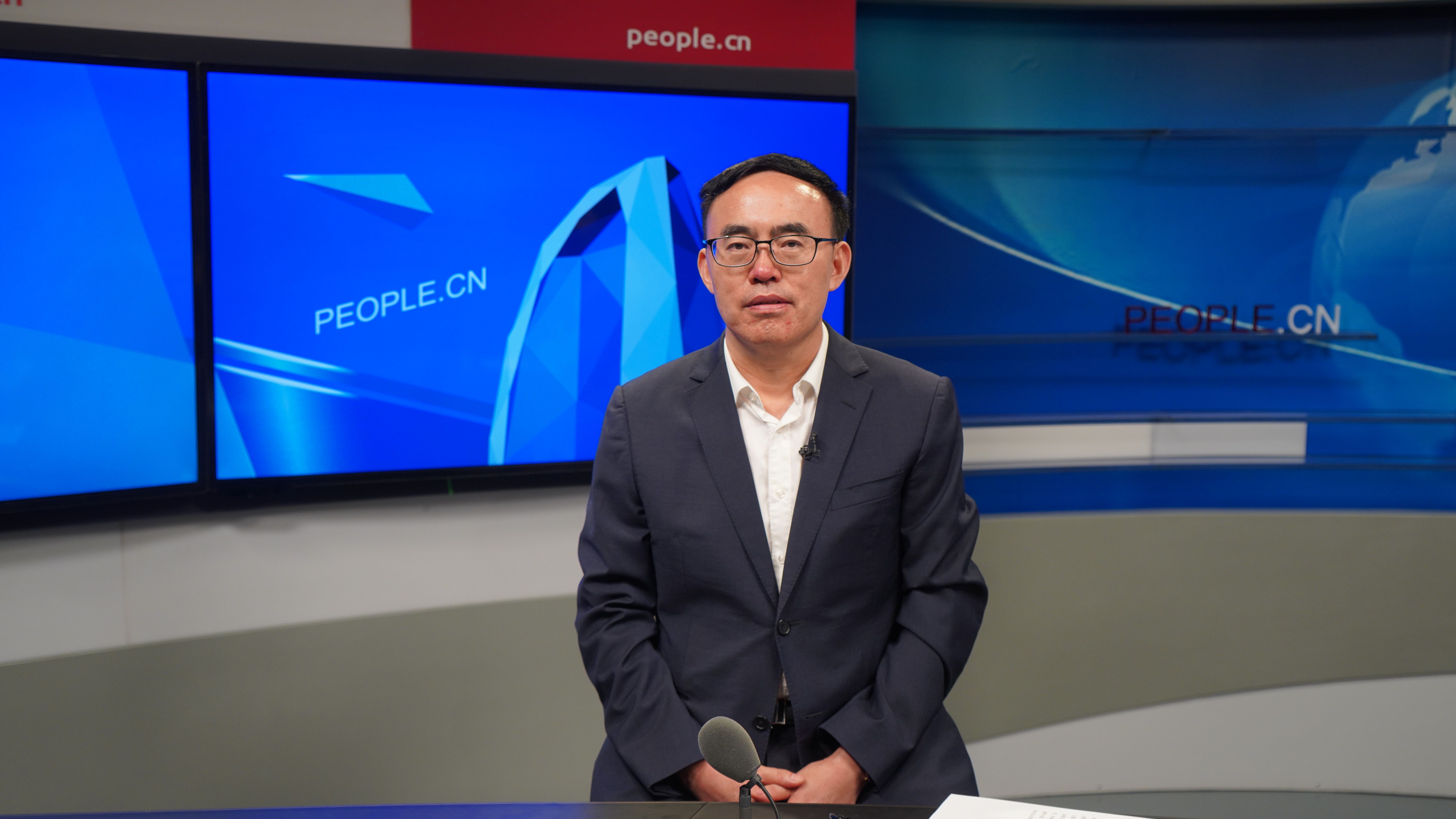 中國科學院院士、北京大學第六醫(yī)院院長陸林做客人民網(wǎng)。實習生趙晉杰攝