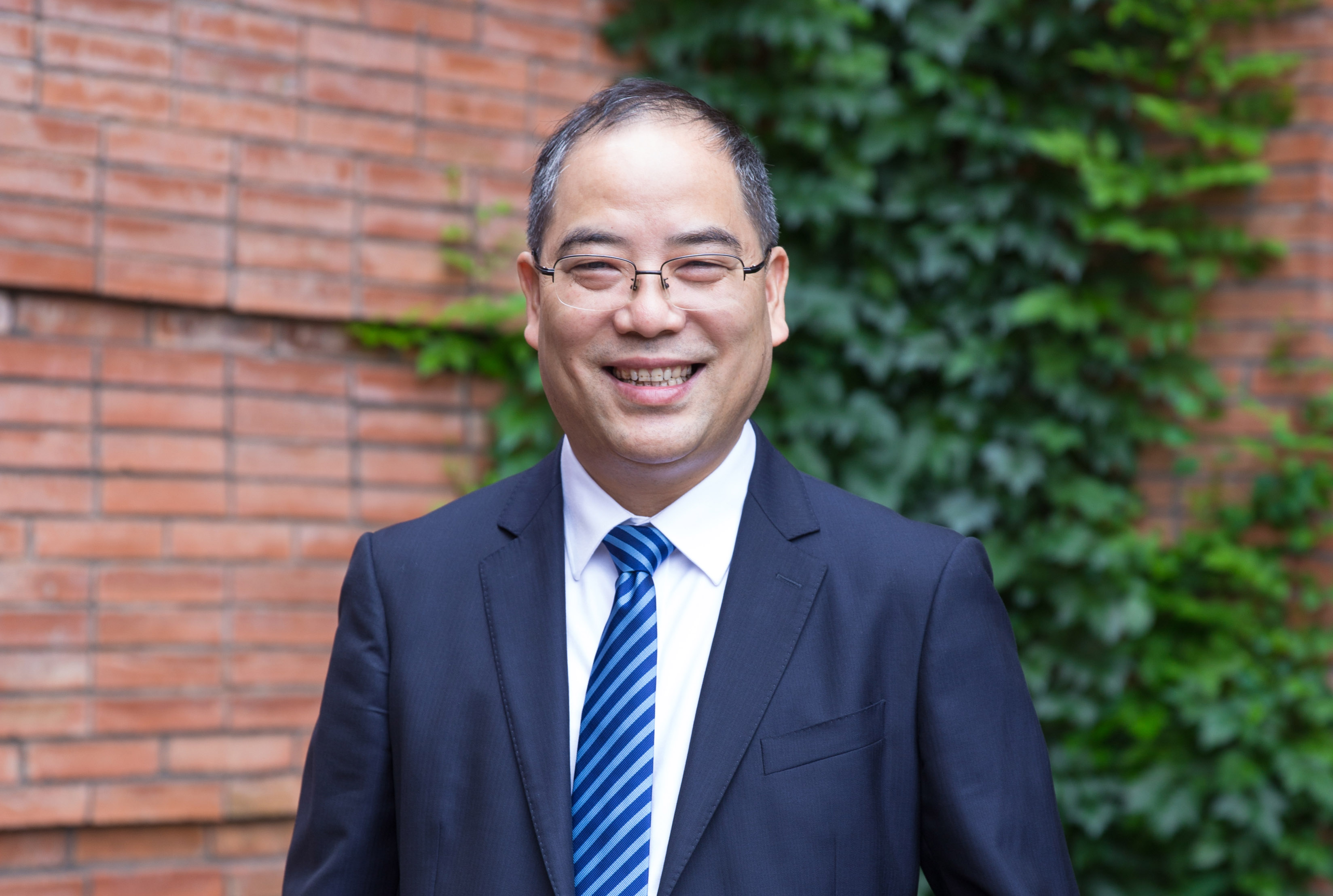 浙江工商大學(xué)黨委書記、教授 郁建興