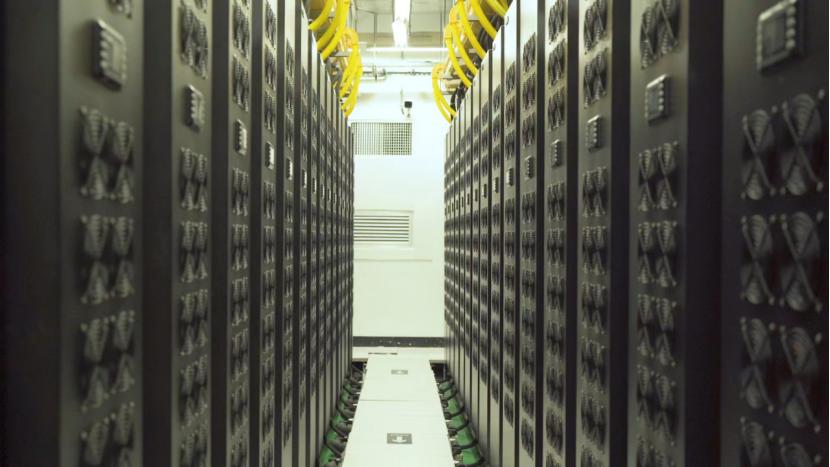 貴安超算中心內(nèi)的機(jī)房。人民網(wǎng) 陽(yáng)茜攝