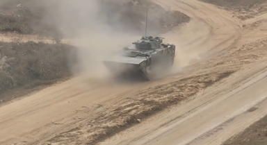 直擊裝甲分隊(duì)火力全開(kāi)現(xiàn)場(chǎng)